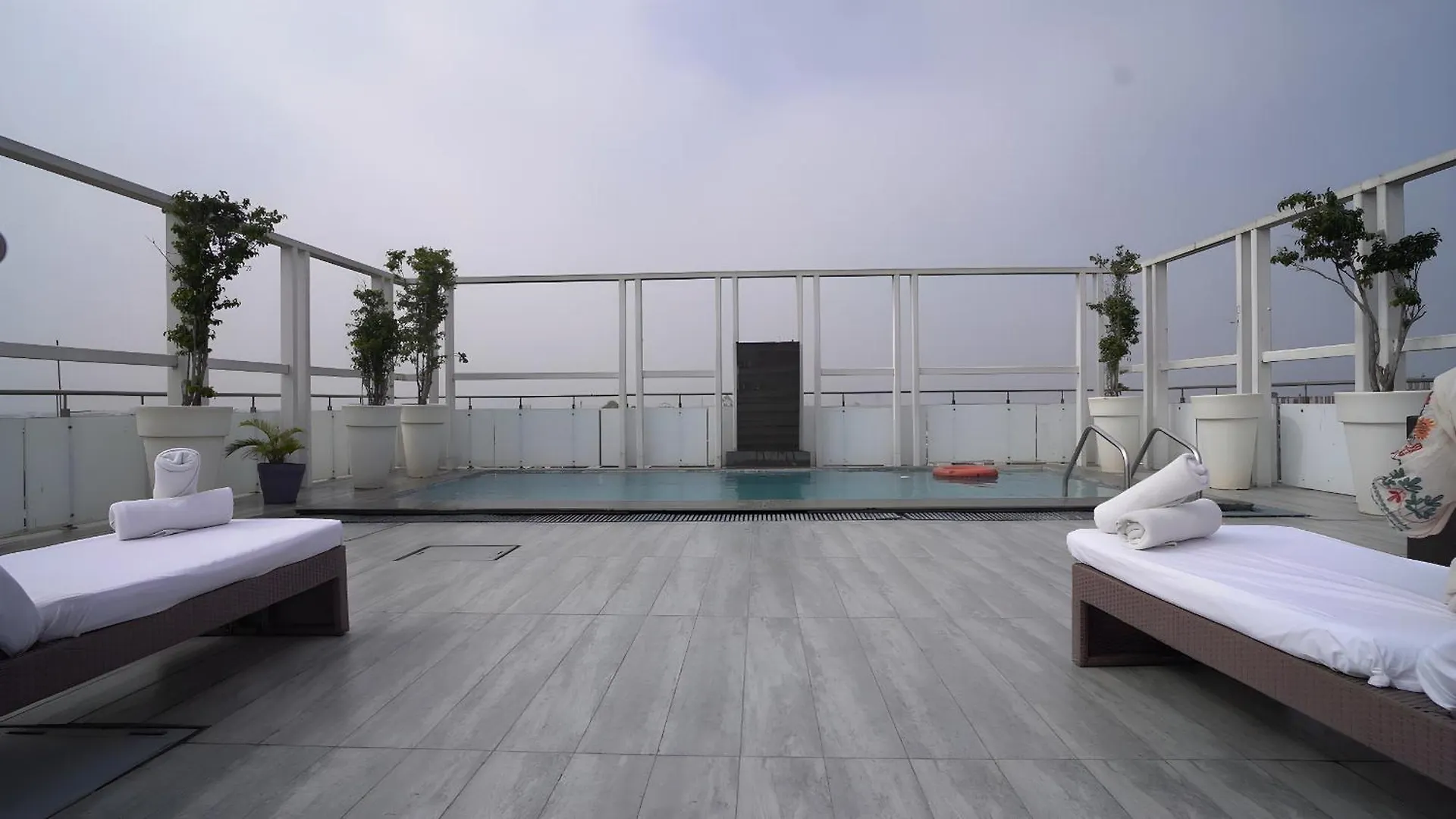 Quality Inn Γκουργκάον 4*,  Ινδία